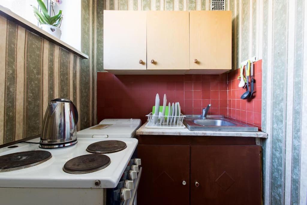 Sunny Apartment Near Bus Station Tallinn Exterior photo